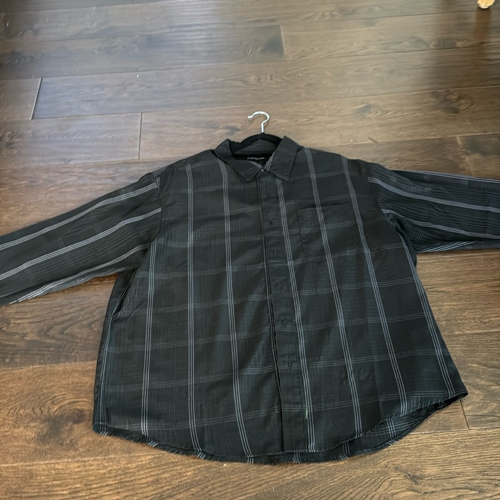 men’s black button down